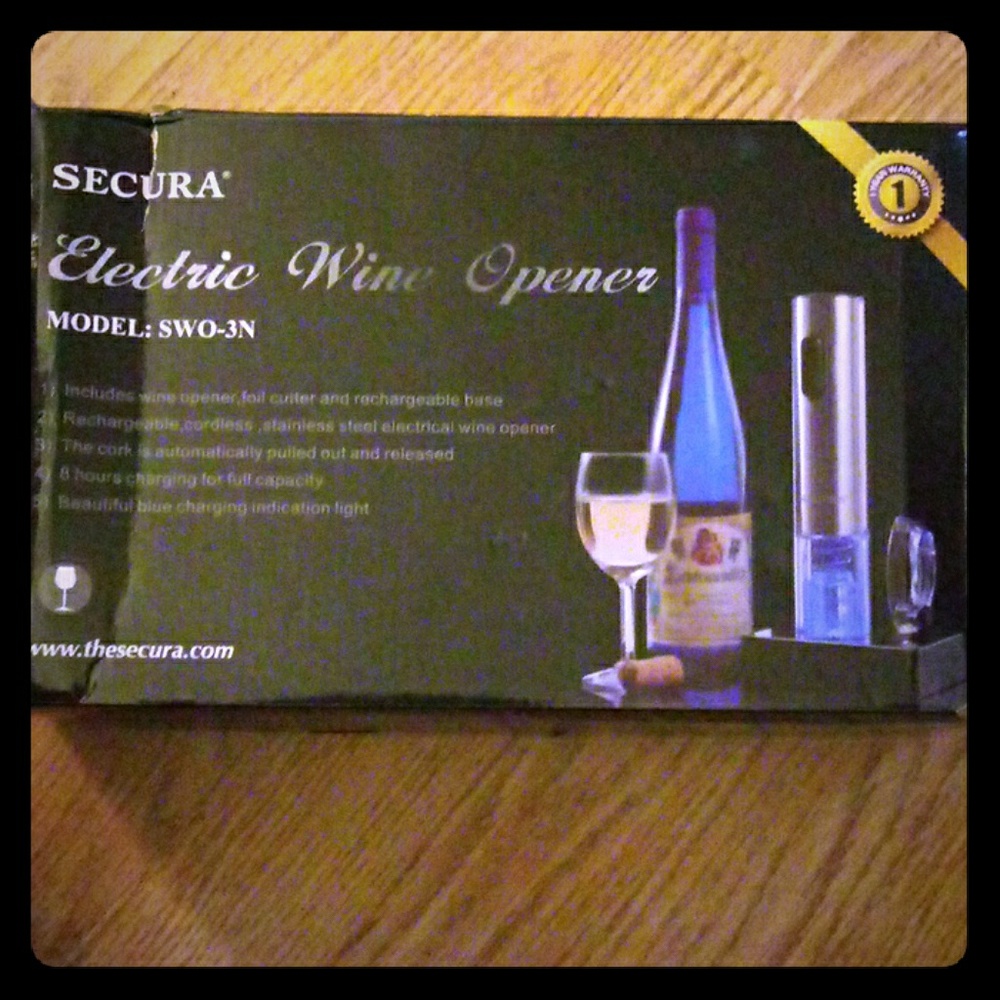 Electric wine opener